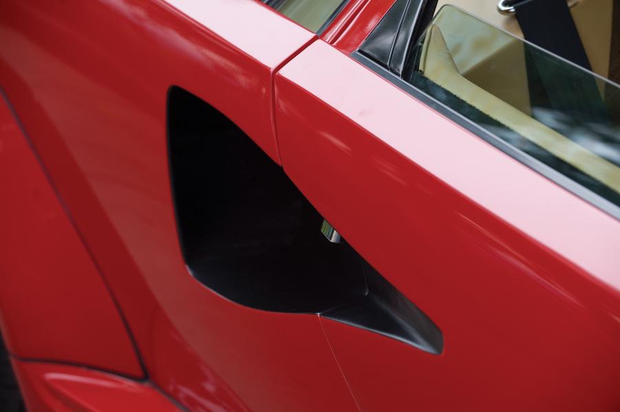  Lamborghini Countach 5000 Quattrovalvole Downdraft 1987 года  (фото 5 из 12)